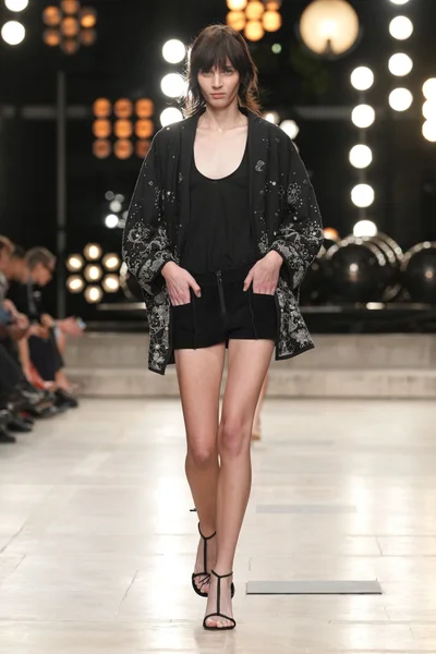 Look 10